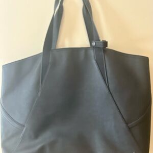 Lululemon Black Tote Bag